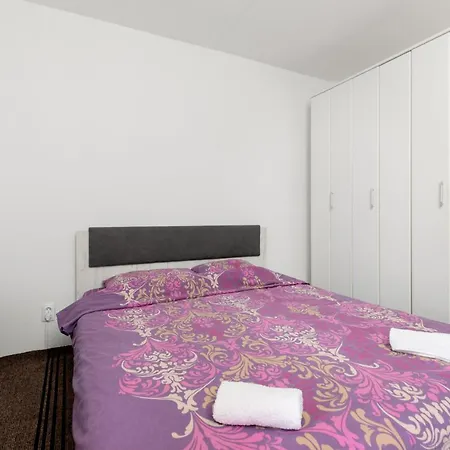 Private Center-2 Persons New